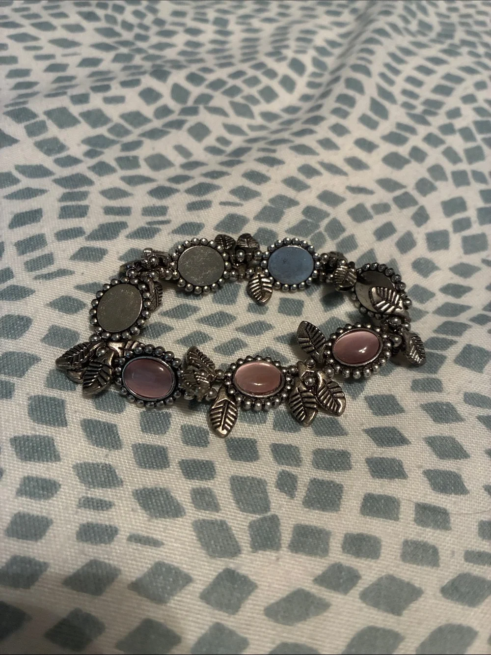 Silver Leaf Accented Pink Stone Stretch Bracelet